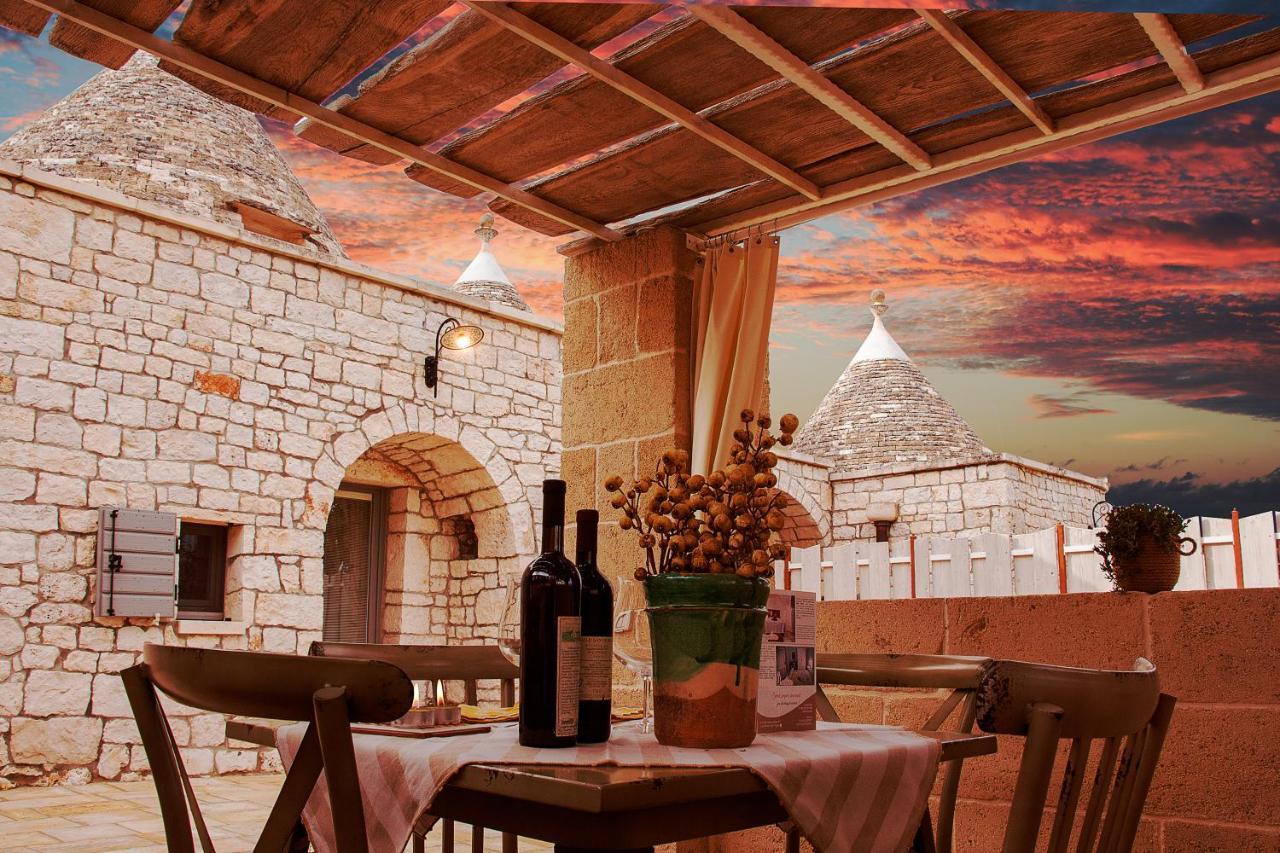 Navolte Trulli E Quiete Con Piscina Villa โลโกโรตอนโด ภายนอก รูปภาพ