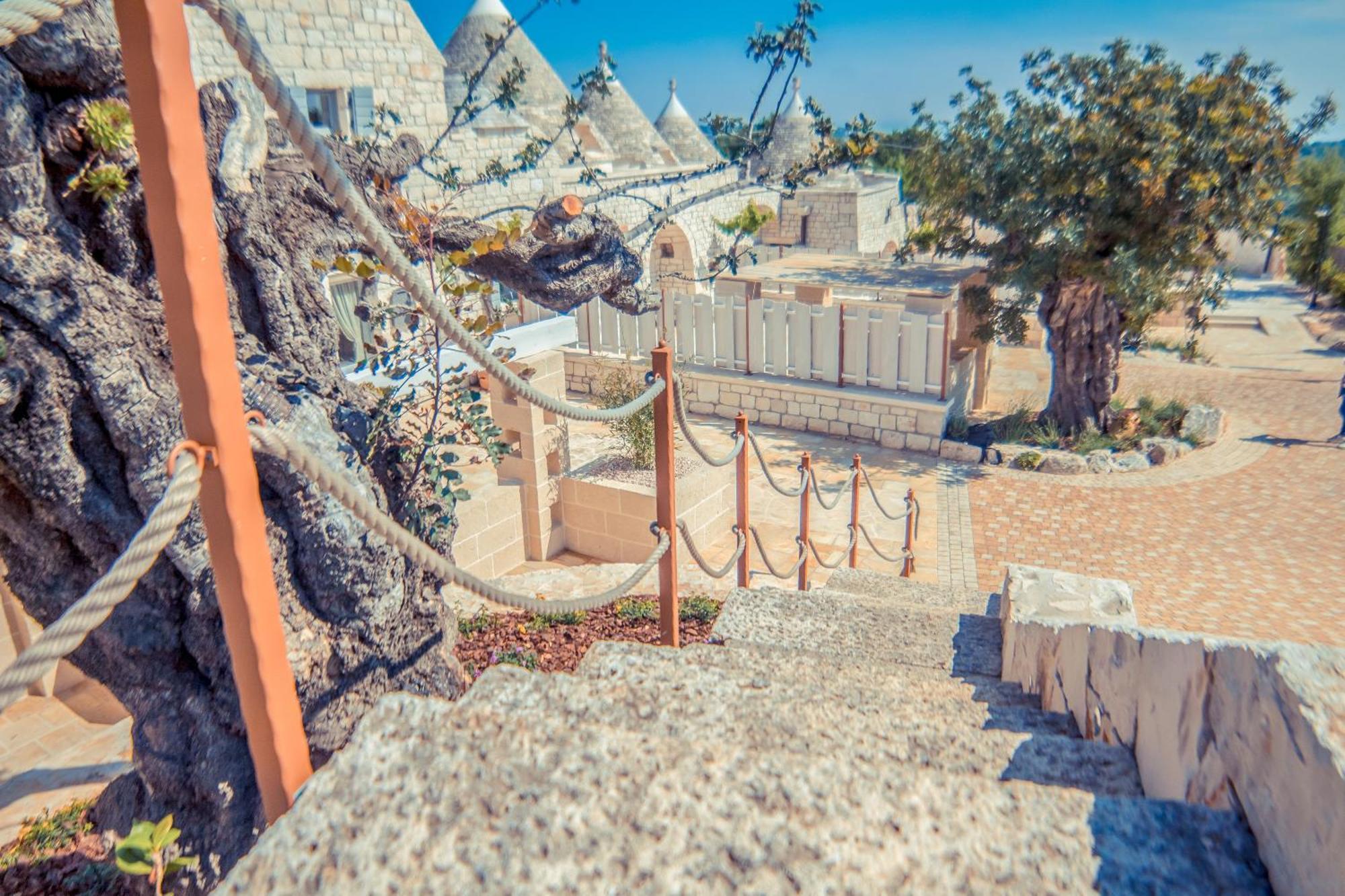 Navolte Trulli E Quiete Con Piscina Villa โลโกโรตอนโด ภายนอก รูปภาพ